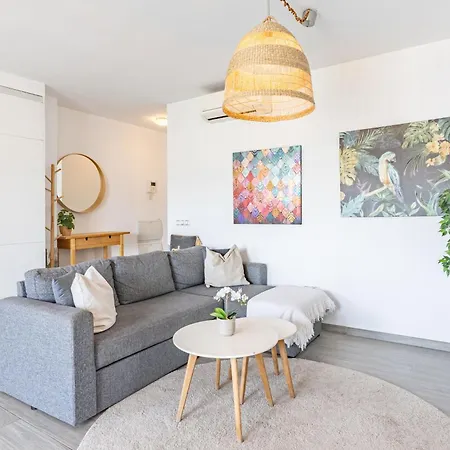Penthouse Gloria